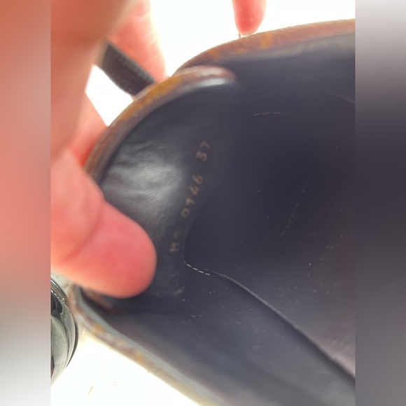 Louis Vuitton Frontrow Front Row Sneaker size 37  7 Full set - Picture 4 of 10